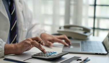 co muszą zrobić lekarze i lekarze dentyści