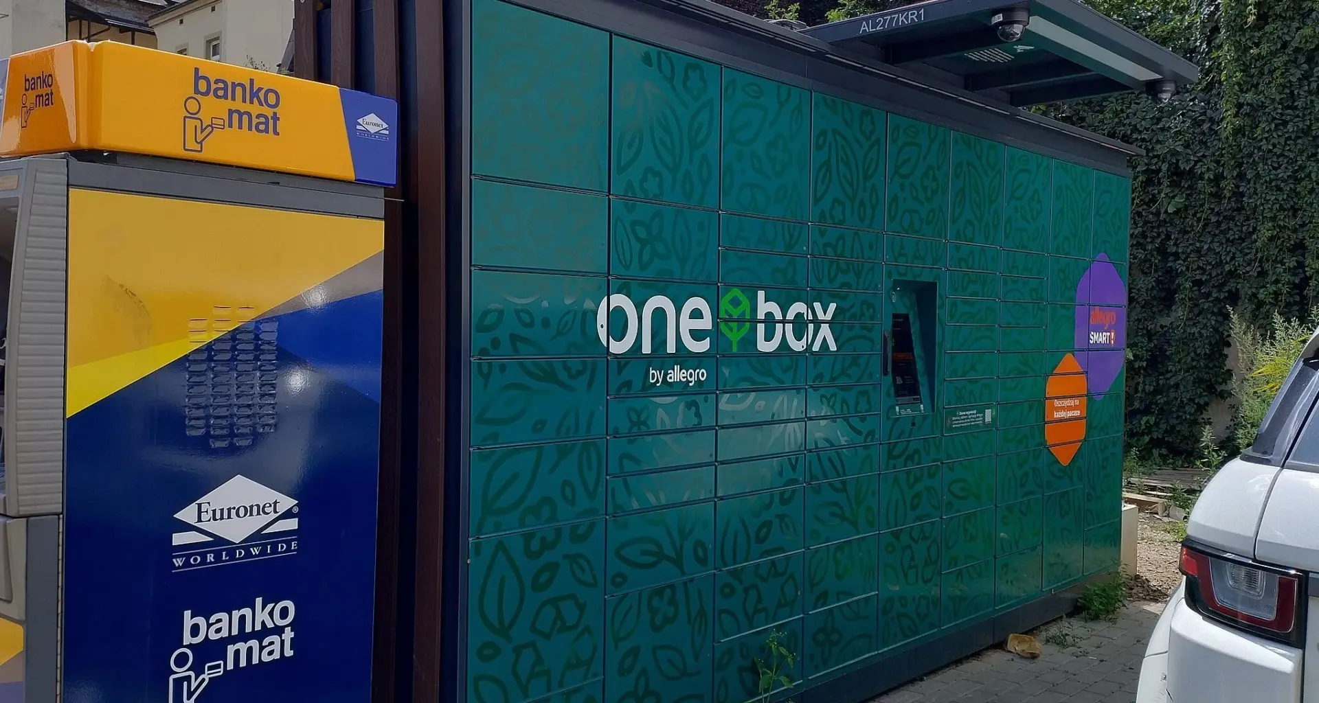 Automat paczkowy Allegro One Box, zdjęcie ilustracyjne