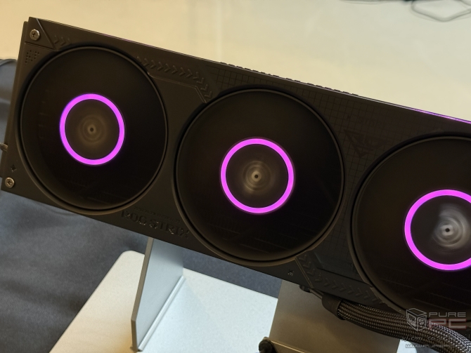 ASUS ProArt GeForce RTX 5090, ROG Crosshair X870E Glacial oraz ROG Cronox - Najważniejsze nowości dla entuzjastów PC [nc1]