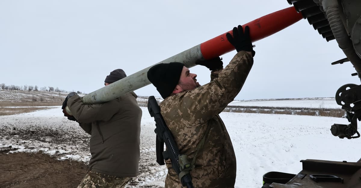 Rosyjska ofensywa spowolniła, ale Ukraińcy tracą Hulajpole [PŁK LEWANDOWSKI O WOJNIE]