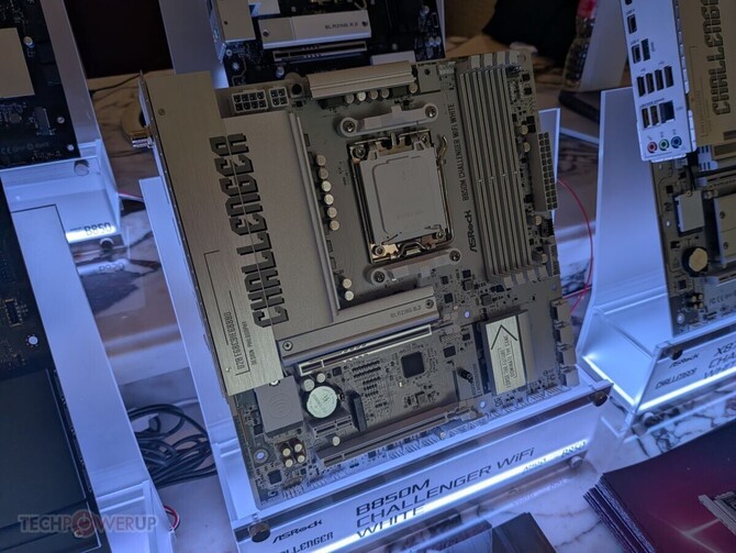 ASRock prezentuje odświeżone płyty główne z serii Challenger i Rock dla procesorów Intela i AMD na targach CES 2026 [3]