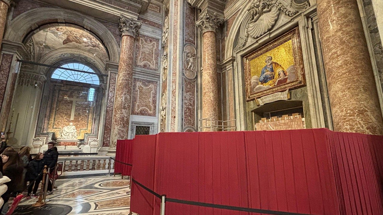 Drzwi Święte w Bazylice Św. Piotra zamurowywane