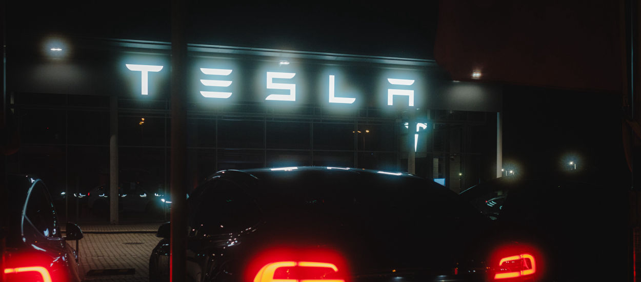 Tesla zmienia kurs i kończy produkcję samochodów. Elon Musk ma lepszy pomysł