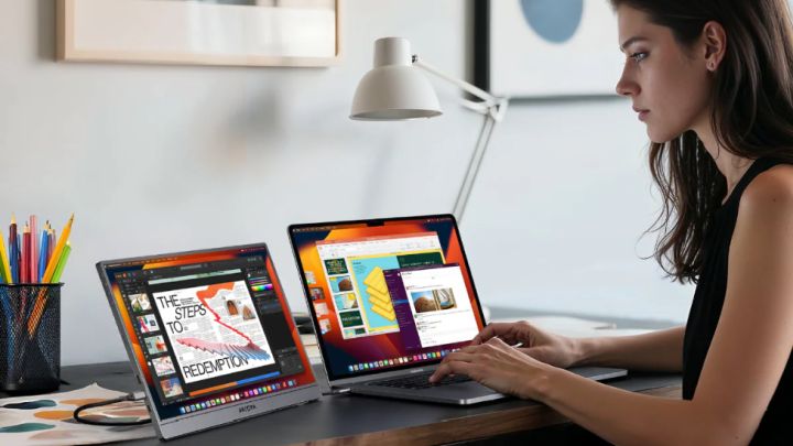 Źródło fot. ARZOPA - „Najlepszy zakup mojego życia”. Ten przenośny monitor kupujesz na próbę, bo niska cena, a potem staje się niezbędny - wiadomość - 2026-01-02