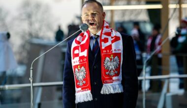 Tak kibice powitali Karola Nawrockiego na Jasnej Górze. Nagranie wypłynęło do sieci