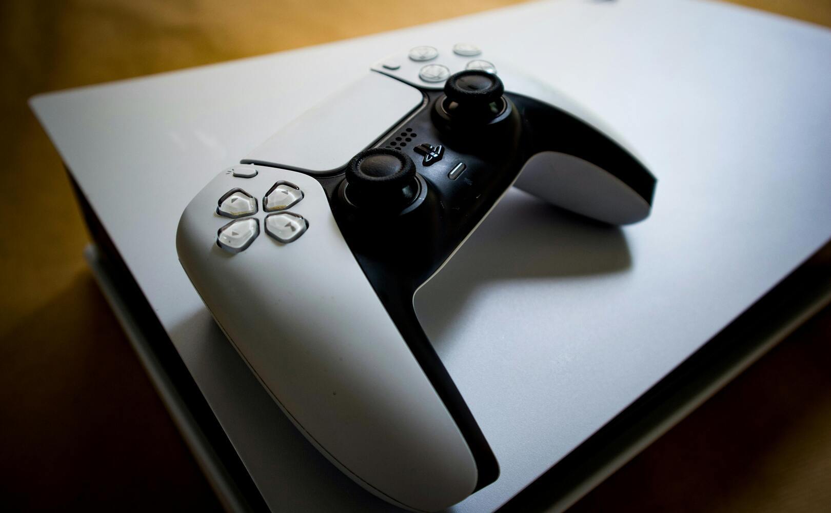 Cena tej gry wystrzeliła. Ten tytuł łamie zabezpieczenia PlayStation 5