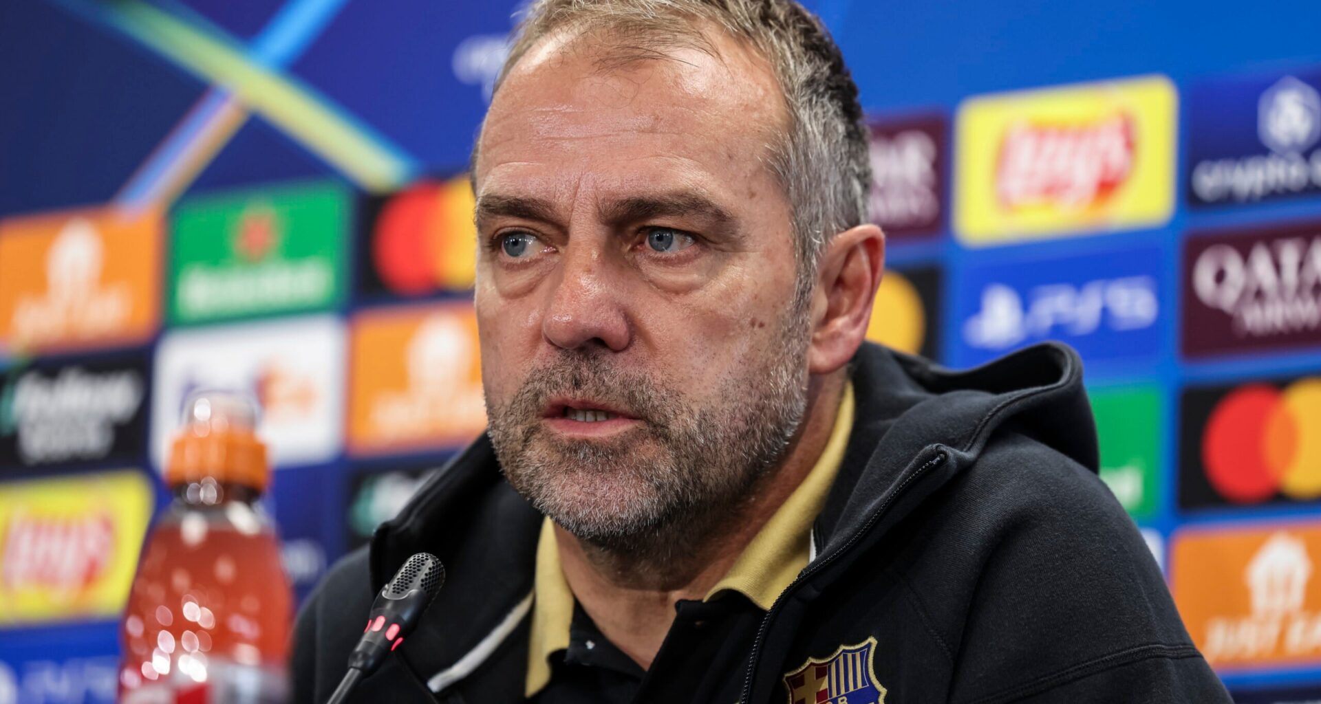 Hansi Flick odkrył karty. To on stanie w bramce w Superpucharze