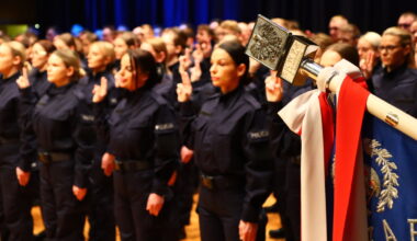 „Służyć wiernie Narodowi” - odznaczenia i wyróżnienia, a także ślubowanie nowo przyjętych funkcjonariuszy - Aktualności