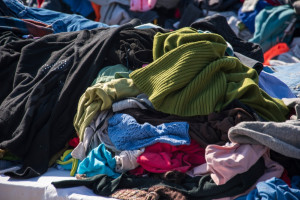 Z tymi tekstyliami nie trzeba jechać do PSZOK. Ministerstwo daje zielone światło