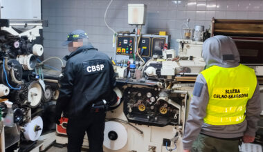 CBŚP i KAS rozbiły nielegalną fabrykę papierosów. Zabezpieczono towar wart ponad 12 mln zł - Aktualności