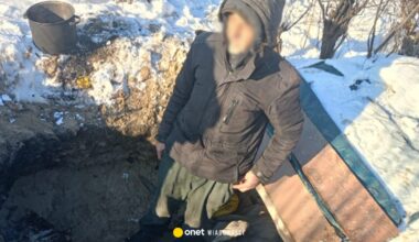 Pan Mieczysław od 15 lat żyje na ulicy. Jego "domem" jest wykopany w ziemi dół