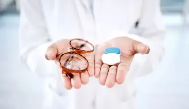 Wydatki na okulary i soczewki kontaktowe można odliczyć w PIT. Trzeba mieć orzeczenie o niepełnosprawności. Częściowe dofinansowanie np. z zfśs pomniejsza odliczenie