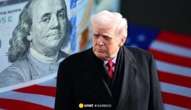 Trump bawi się kursem dolara. Dla niego jest "jak jojo". Inwestorzy uciekają, eksperci tłumaczą, ile można zarobić