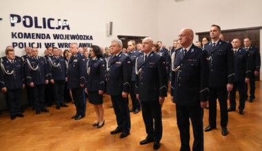 Uroczysta zbiórka z okazji zmian kadrowych w dolnośląskim garnizonie Policji - Bieżące informacje