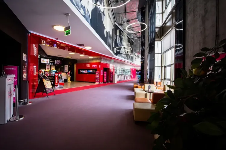 Multikino w Sopocie działa od 2009 roku. To jedyny multipleks w tym mieście. Po zamknięciu osiem lat temu kina w Gdyni i teraz w kurorcie, sieć Multikino posiadać będzie od marca tylko jeden obiekt w Trójmieście - w gdańskim Wrzeszczu. 