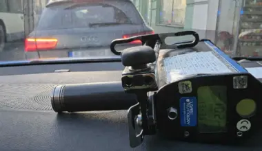 Śliskie drogi, a on dwukrotnie przekroczył prędkość