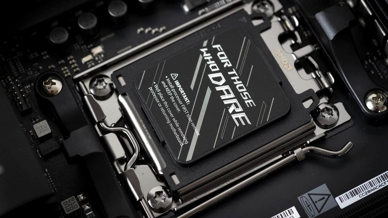 Procesory za tysiące złotych padają na płytach ASUS