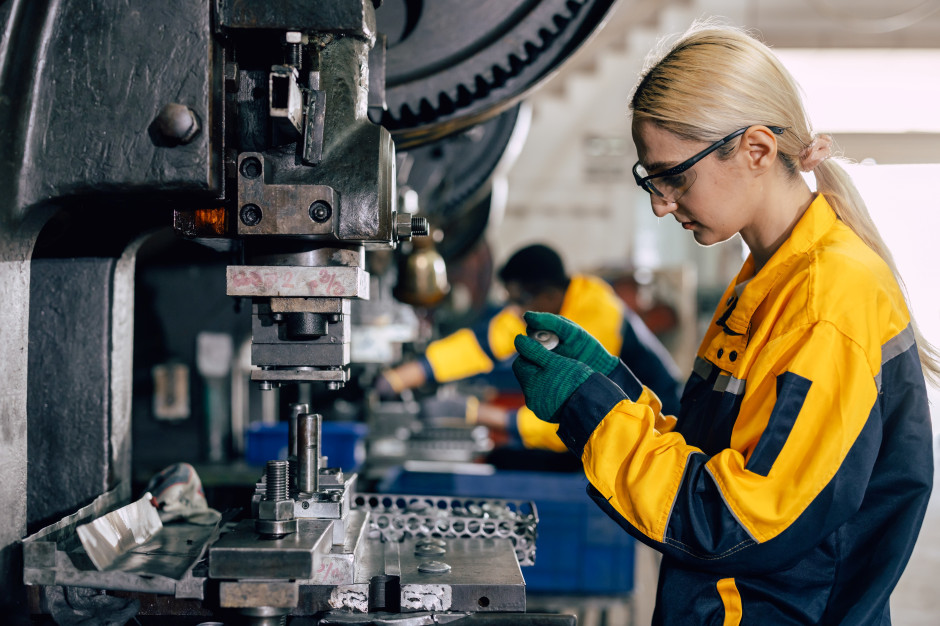 Wskaźnik PMI dla polskiego przemysłu spadł