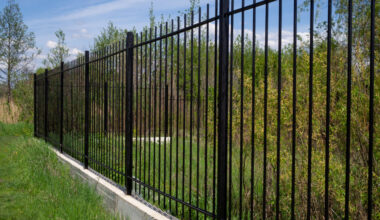 Nowe przepisy w 2026 roku. Koniec takich płotów na posesji