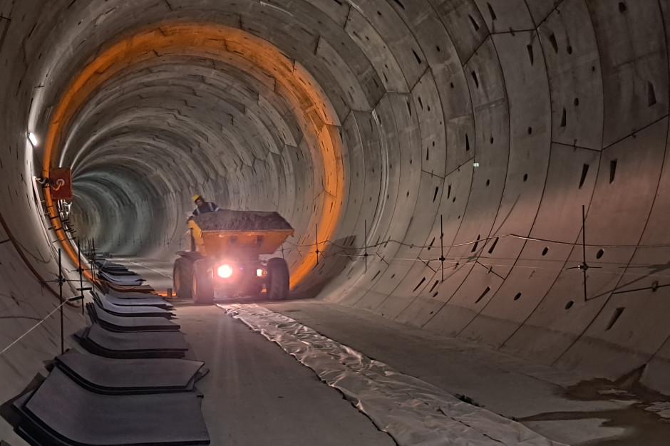 Zagrożone kamienice w centrum miasta zatrzymały "Katarzynę". Praca stoi od ponad roku