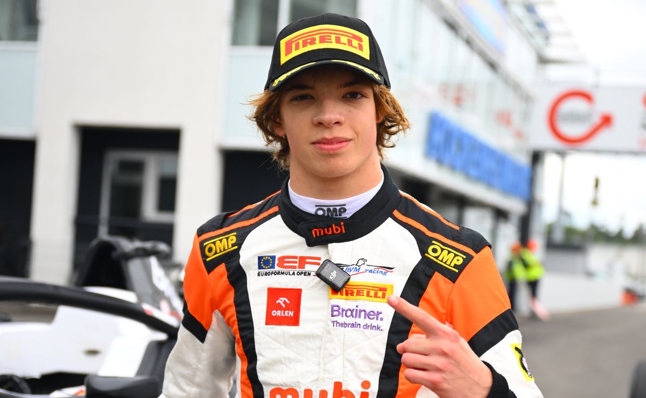 Następca Kubicy rusza na podbój USA! Kontrakt podpisany - SportoweFakty