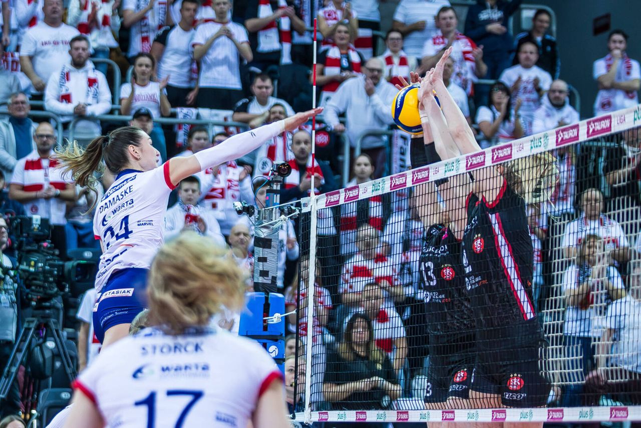 Nadspodziewanie dużo emocji w derbach Łodzi. Pięć setów niesamowitej walki - SportoweFakty