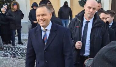 Nawrocki dołączył do kibiców. I wtedy się zaczęło [WIDEO]