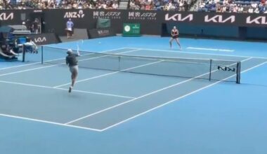 Trening jak mecz. Świątek i Sabalenka przyciągnęły uwagę kibiców