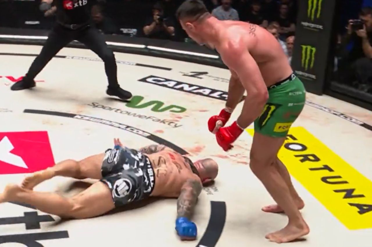 Brutalne kolano! Tak Wrzosek zgasił światło rywalowi - SportoweFakty