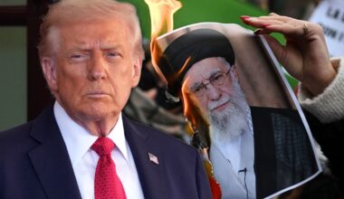 Donald Trump oraz płonące zdjęcie irańskiego przywódcy Aliego Chameneiego