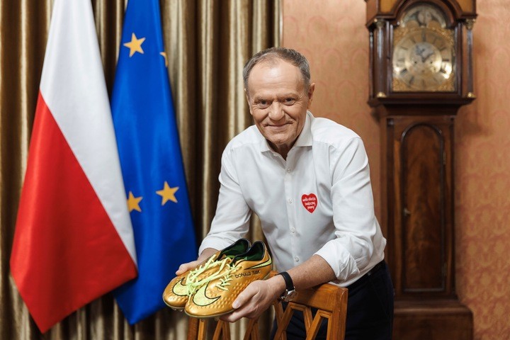 34. Finał WOŚP. Donald Tusk przekazał na aukcję złote korki i spotkanie z nim