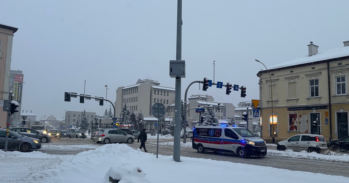 Kobieta zaczęła rodzić po wypadku. Dramatyczne sceny w busie