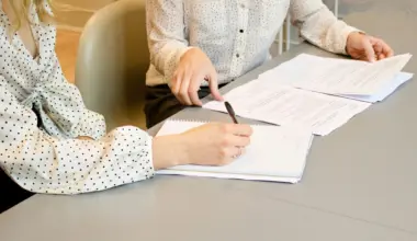 Podpisanie umowy, zdjęcie ilustracyjne