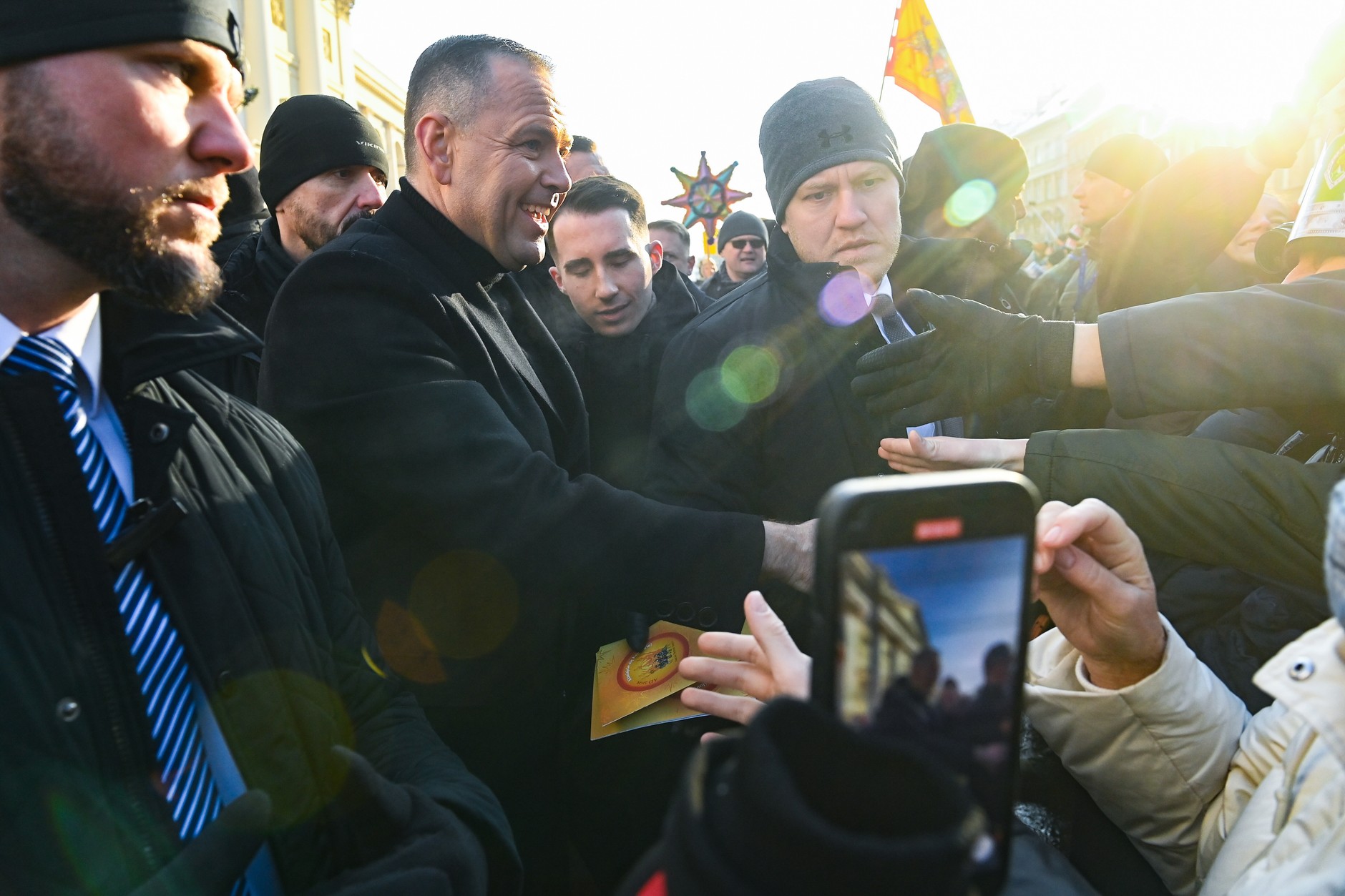 Karol Nawrocki przeszedł w orszaku w Warszawie