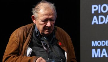 Adam Michnik ostro o Karolu Nawrockim. "Bliżej mu do przestępców i kiboli"