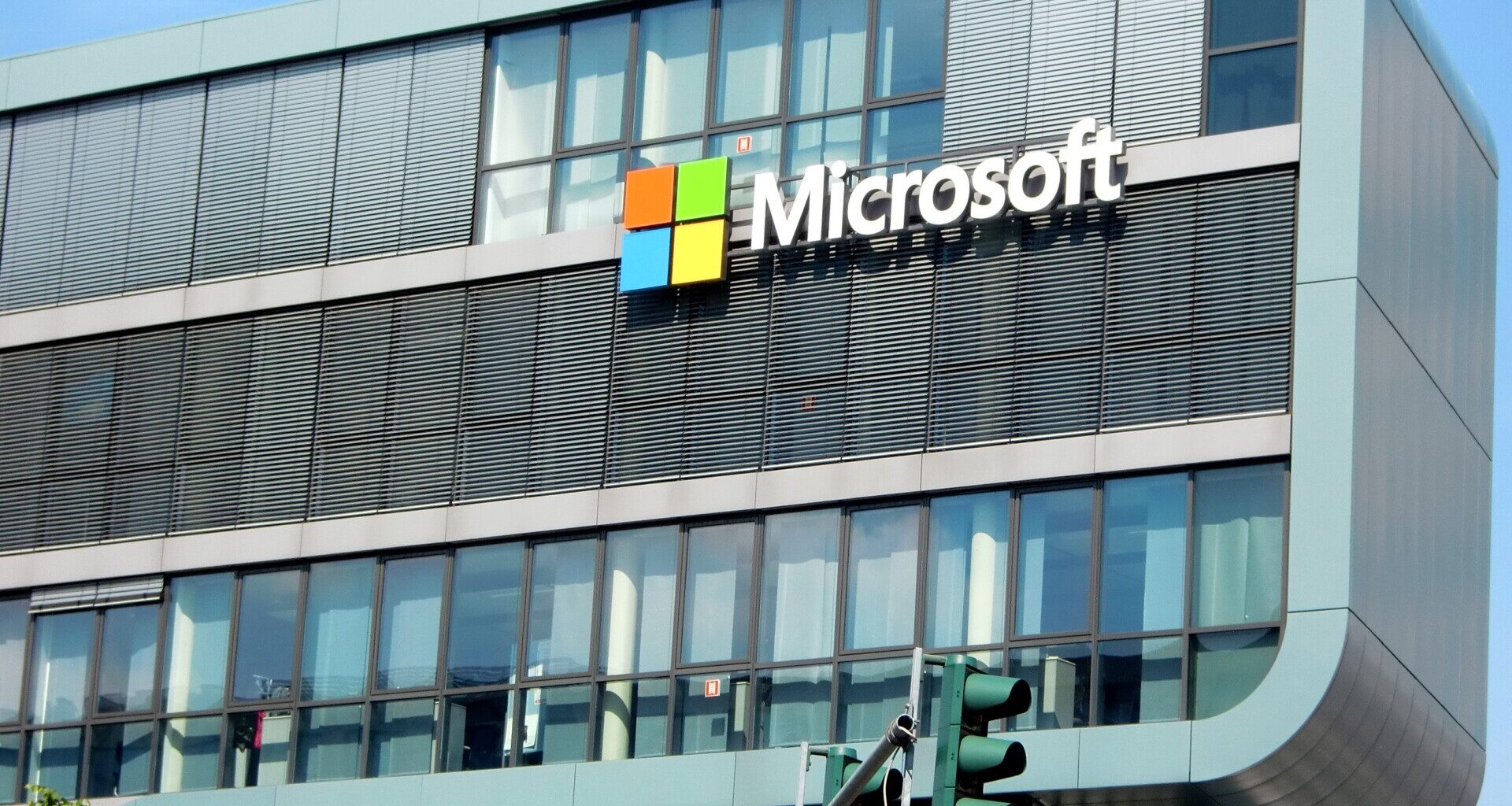 Microsoft ma zwolnić 22 tys. pracowników? Sprzeczne doniesienia na temat planów giganta