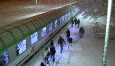 Ruch pociągów sparaliżowany na wielu trasach. Pilny komunikat PKP PLK - Polska