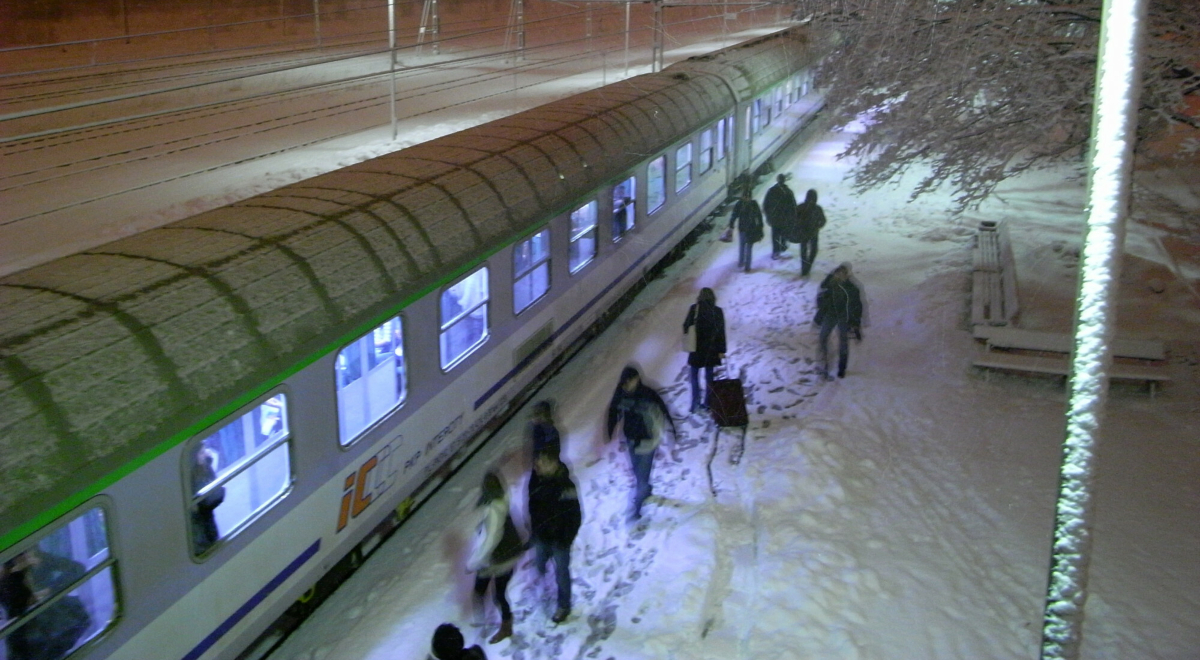 Ruch pociągów sparaliżowany na wielu trasach. Pilny komunikat PKP PLK - Polska