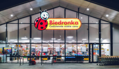 Od dzisiaj w Biedronce po 1 zł. Można brać, ile się udźwignie :: RMF FM