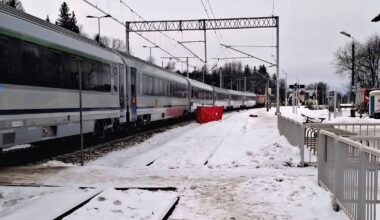 Śmiertelne potrącenie przez pociąg na Podhalu. Potężne utrudnienia na kolei - Onet