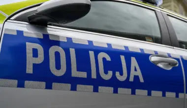 Policyjny radiowóz, zdjęcie ilustracyjne