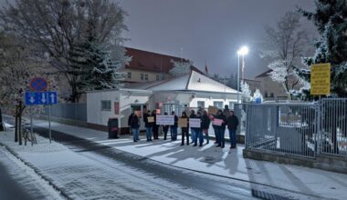 Protest przed amerykańską bazą w Poznaniu