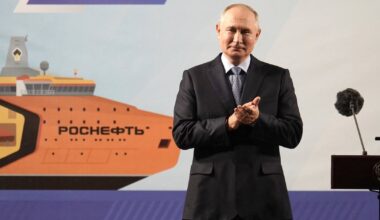 Nowy lodołamacz w rosyjskiej "flocie cieni". Trasa omija kraje Zachodu