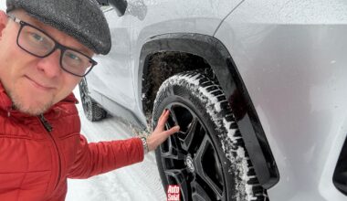 Opony całoroczne zamiast zimowych – czy to się sprawdza w śnieżną zimę?