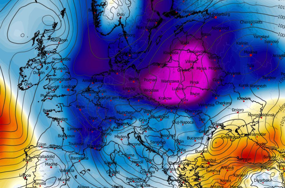 Anomalia temperatury na poziomie ciśnienia 850 hPa 11.01