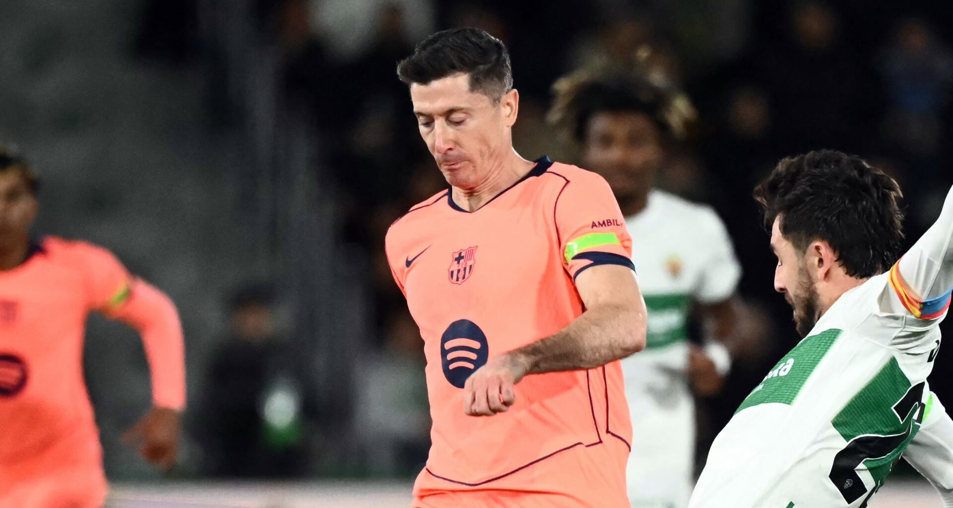 Robert Lewandowski w meczu z Elche