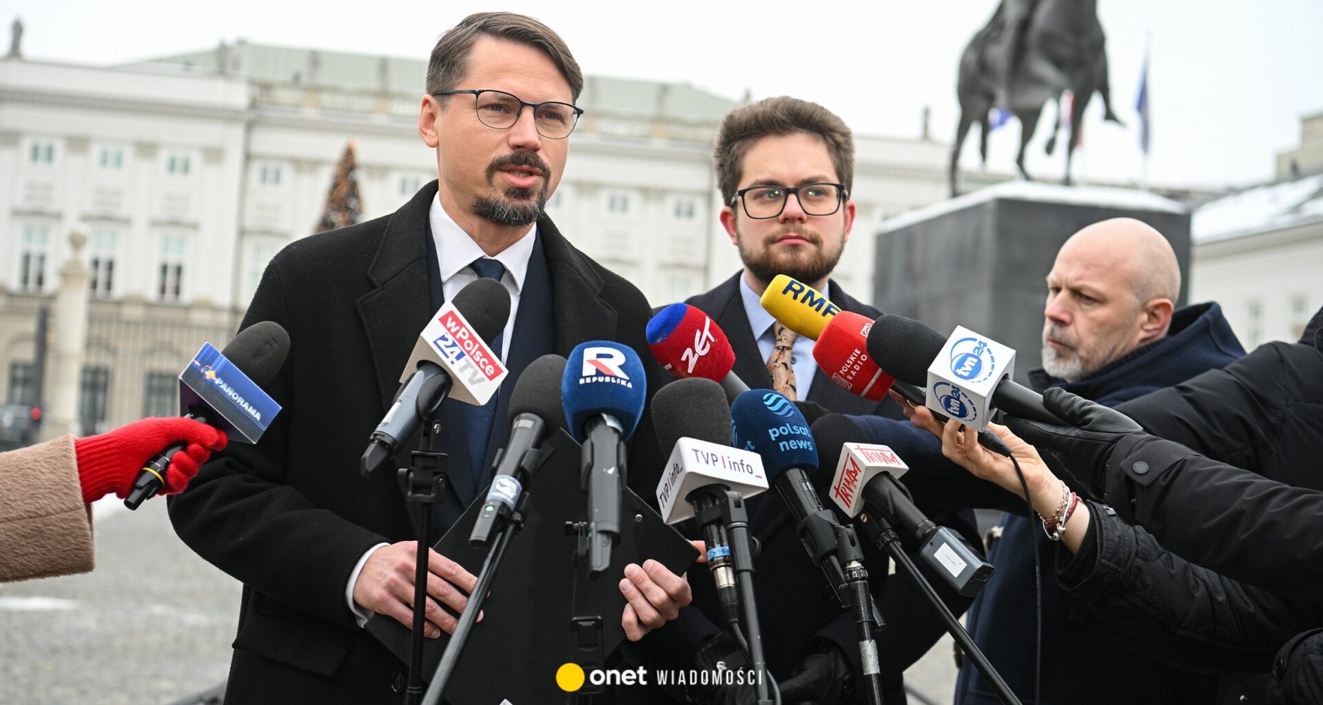 Karol Nawrocki spotyka się z posłami w Pałacu Prezydenckim [RELACJA NA ŻYWO]