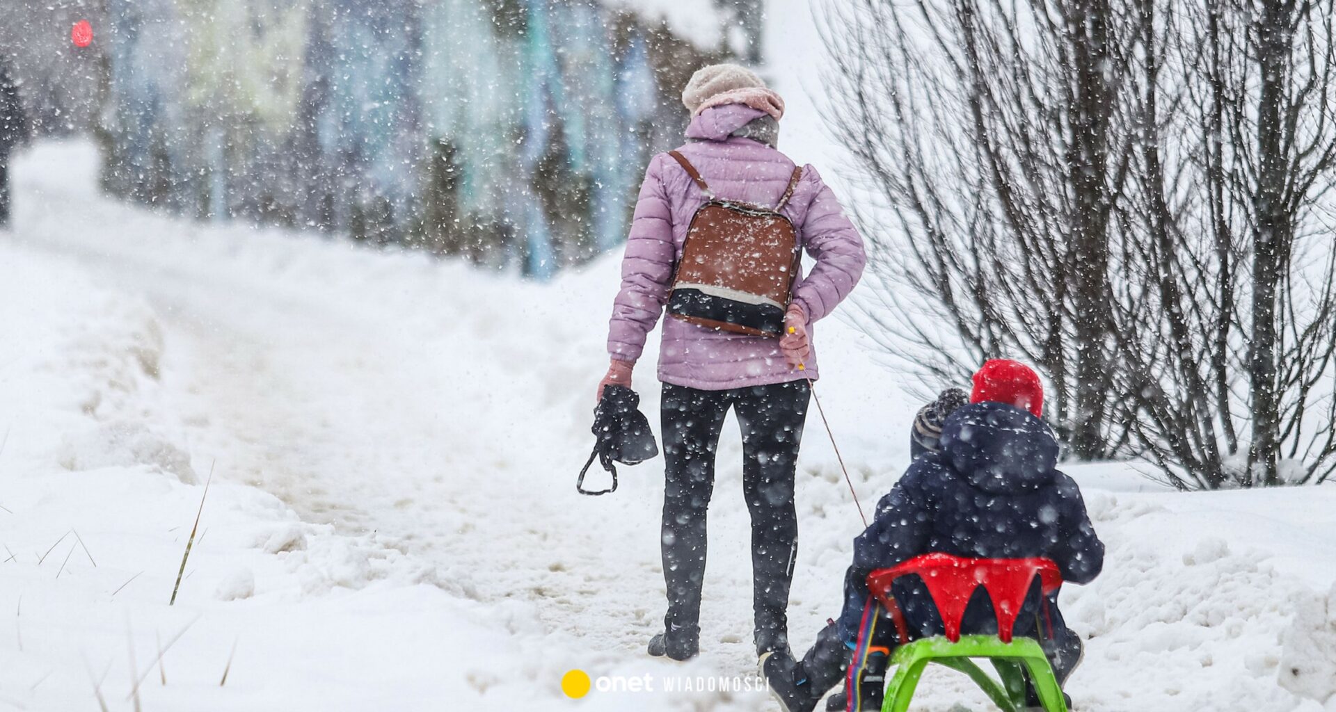 Potężny atak zimy. Coraz więcej szkół na Pomorzu odwołuje zajęcia