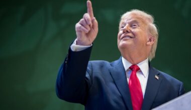 Mistrzowskie posunięcie Donalda Trumpa w Davos. Wykorzystał starą sztuczkę sprzed 50 lat [KOMENTARZ]