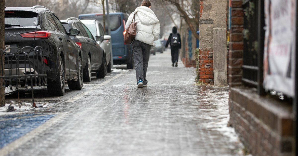 Gołoledź sunie przez Polskę. Sytuacja z godziny na godziny będzie się pogarszać